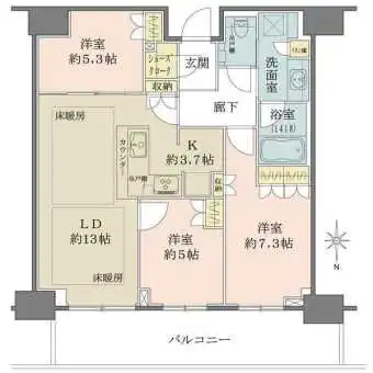 間口約8.5mのワイドスパン、廊下が短く面積を有効利用した間取り設計です。