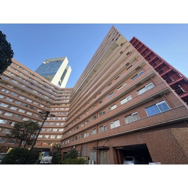 ニュー・ステイト・メナー 外観