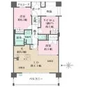 ザ・パークハウス北野白梅町 明るい西向きの住戸です。開放的な対面式キッチンや約5帖のサービスルーム(納戸)が採用されています。