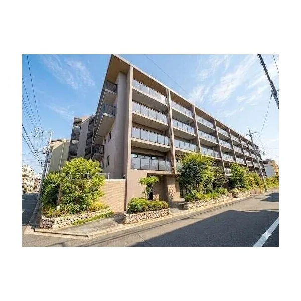 ザ・パークハウス北野白梅町 三菱地所レジデンス分譲「ザ・バークハウス」シリーズ。共用部に宅配ボックス・オートロック有り。