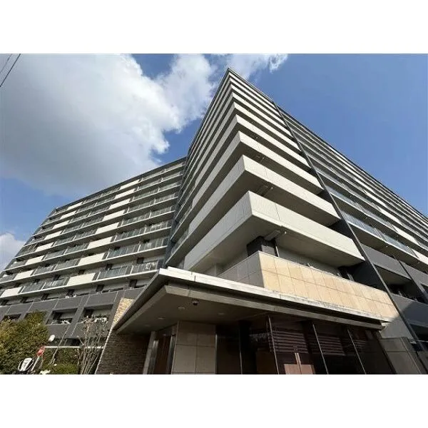 ヴォックスシティ 総戸数215戸の大規模マンションです!