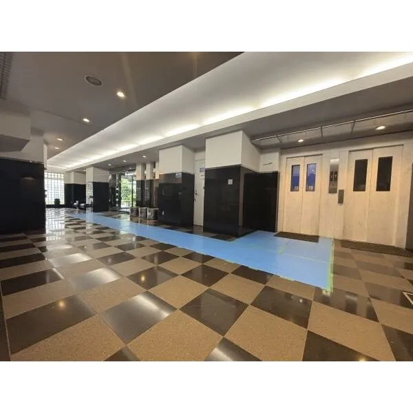 ライオンズシティ川口 居住者の安心につながるAEDをロビーに設置しています