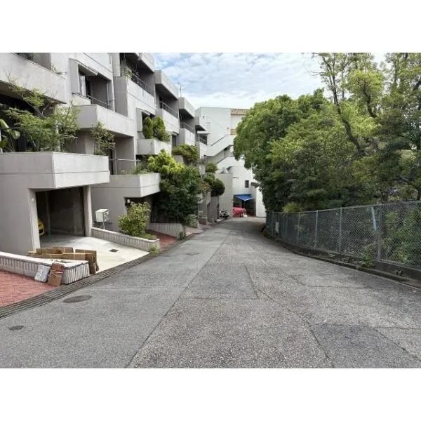 神戸市東灘区森北町5丁目 前面道路含む現地写真