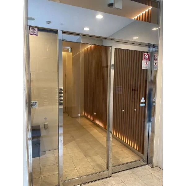 セントファミーユ上本町 エントランス
