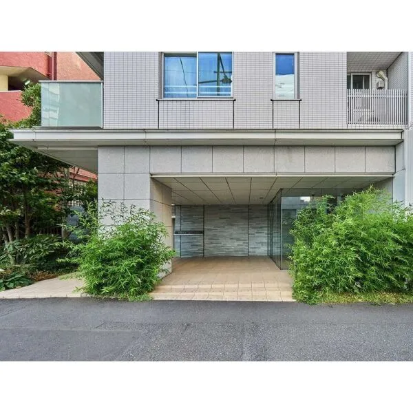 パークリュクス市谷薬王寺 エントランス