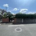 調布市多摩川６丁目 現地（古家あり）：全4区画(撮影年月：2026年07月)