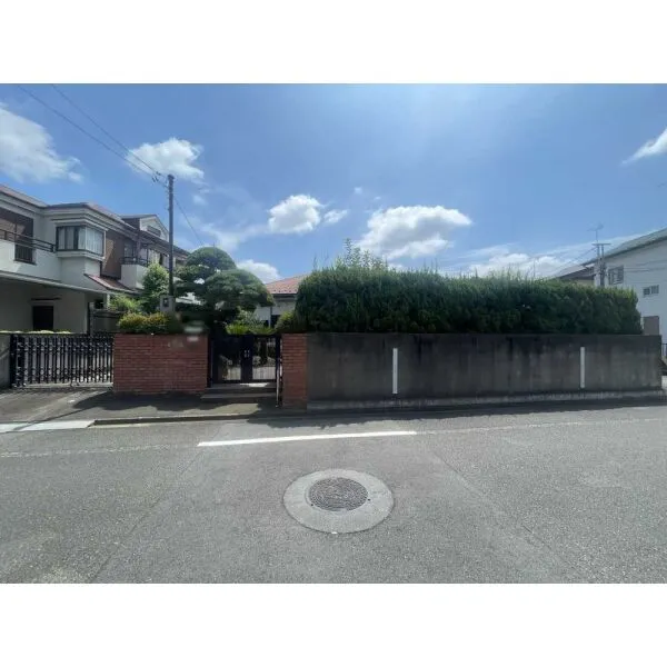調布市多摩川6丁目 現地(古家あり):全4区画(撮影年月:2026年07月)