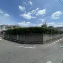 調布市多摩川６丁目 現地（古家あり）：全4区画(撮影年月：2026年07月)