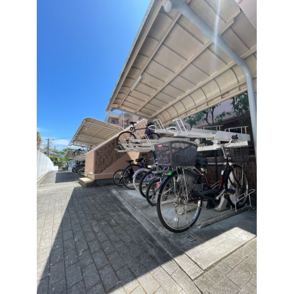 リーベスト夙川 駐輪場