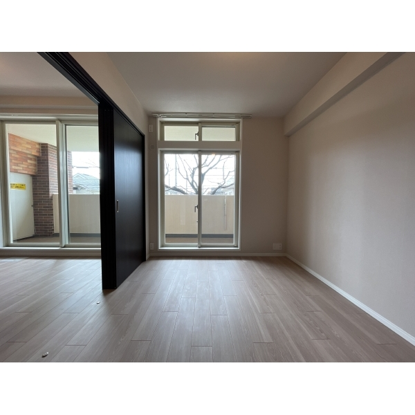 パークスクエア吉祥寺本町 洋室（約6畳）