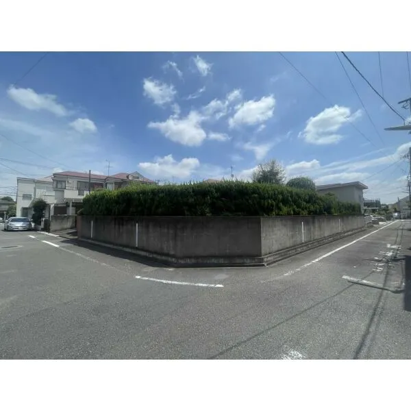 調布市多摩川6丁目 現地(古家あり):全4区画(撮影年月:2026年07月)