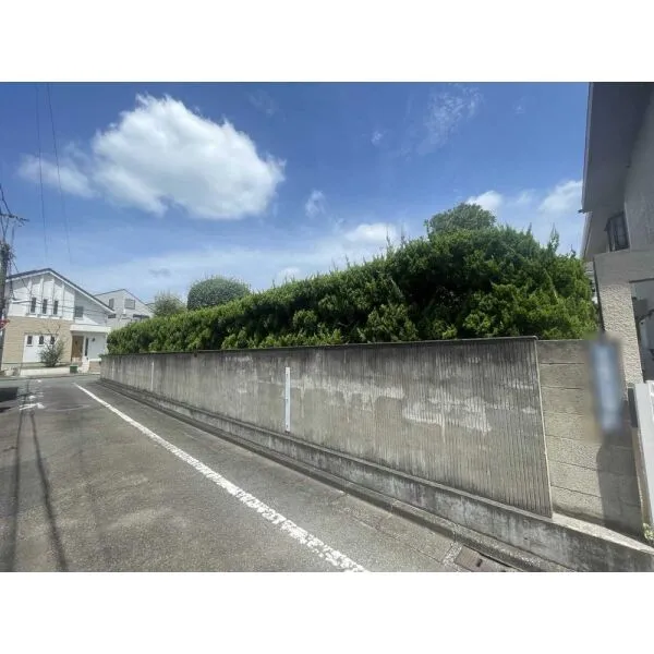 調布市多摩川6丁目 現地(古家あり):全4区画(撮影年月:2026年07月)