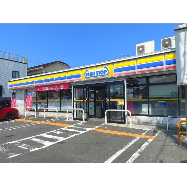 中郡二宮町二宮 ミニストップ　二宮駅前店（コンビニ）まで約510m（徒歩7分）
