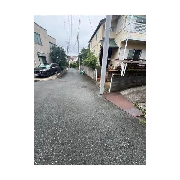 横浜市泉区白百合１丁目 前面道路