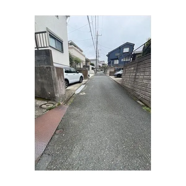 横浜市泉区白百合１丁目 前面道路
