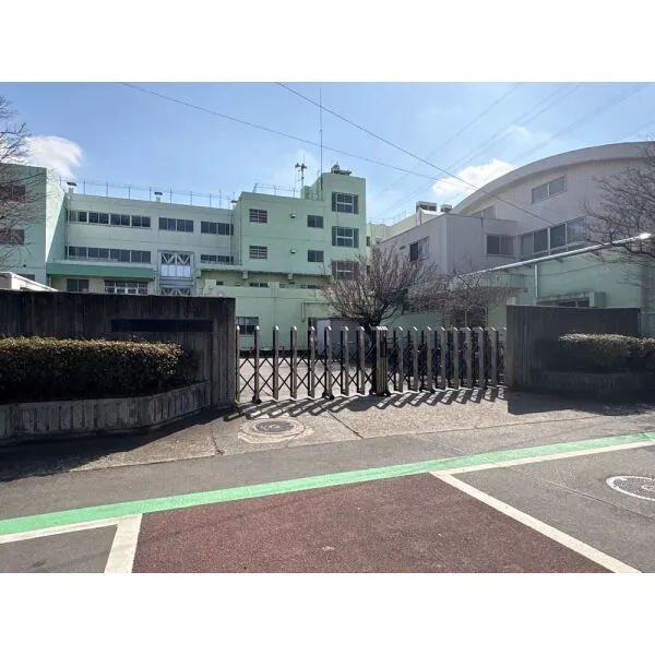 国分寺市戸倉3丁目 国分寺市立第十小学校(小学校)まで約540m(徒歩7分)