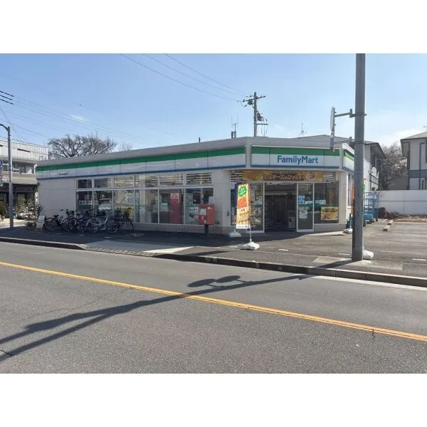 国分寺市戸倉3丁目 ファミリーマート 国分寺戸倉通り店(コンビニ)まで約400m(徒歩5分)