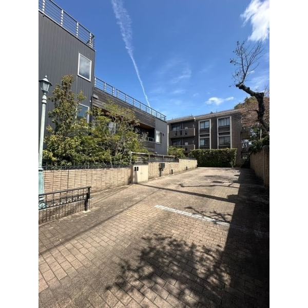 ヴェルサイユ東山公園 外観
