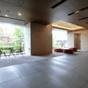 ミリカ・ガーデン 明るい雰囲気のエントランスホール