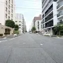 両国緑スカイハイツ 前面道路（２０２６年７月撮影）