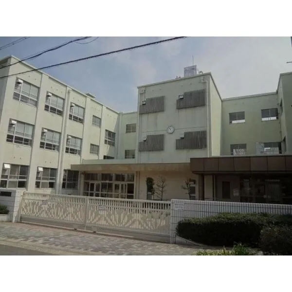 名古屋市名東区つつじが丘 蓬莱小学校 510m