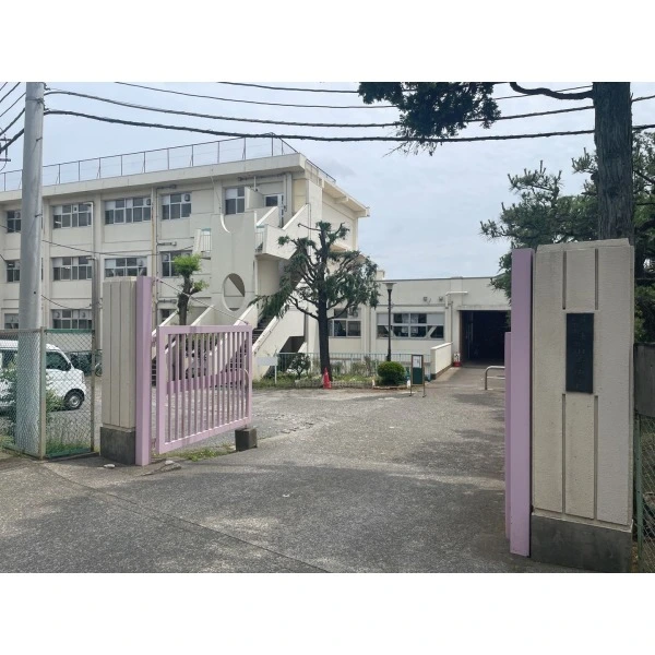 町田市本町田 町田市立町田第三中学校（中学校）まで約80m（徒歩1分）
