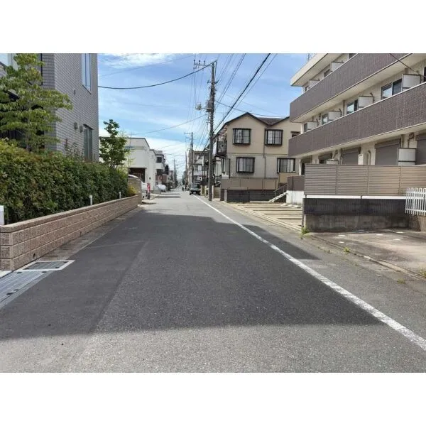 市川市塩焼5丁目 前面道路(撮影年月:2026年07月)