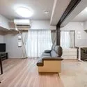 グレーシア千代田秋葉原 【リビング】約４．５帖の洋室と繋げて更にゆったりとした広さでお過ごしいただけます