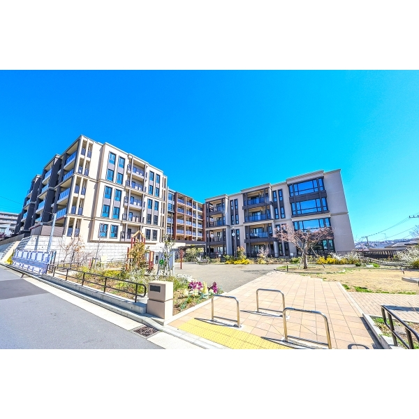 ヴェレーナシティ　パレ・ド・マジェステ 外観