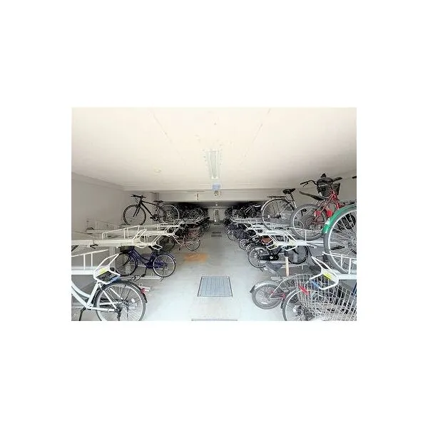 レックスシティ八尾志紀 屋内なので雨に濡れる心配がないですね