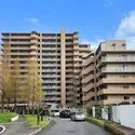 フェアヒルズ南大沢エールコート 【建物外観】東京建物（株）既分譲、２００３年築、総戸数４１４戸のビッグコミュニティ。