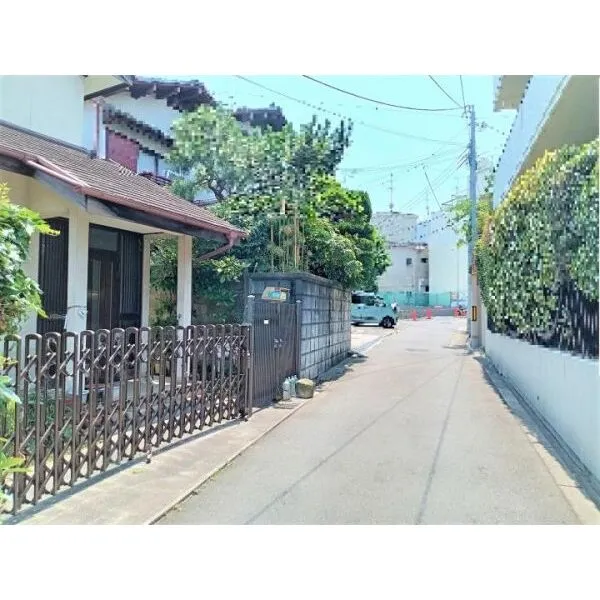 大阪市阿倍野区北畠3丁目 前面道路幅員は約3.0mとなり、車の通行も問題ございません。