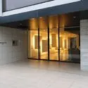 ハイムスイート朝霞 不審者や勧誘員などが建物内に立ち入るのを防いでくれるオートロック付き