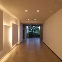 ハイムスイート朝霞 ガラス越しに瑞々しい緑が連なり、日常に潤いを添えます