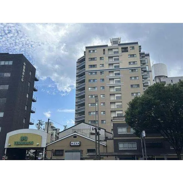 ローレルコート寺町御池 住戸内には、床暖房や食器洗乾燥機、浴室乾燥機などの暮らしをサポートする設備が充実しています。