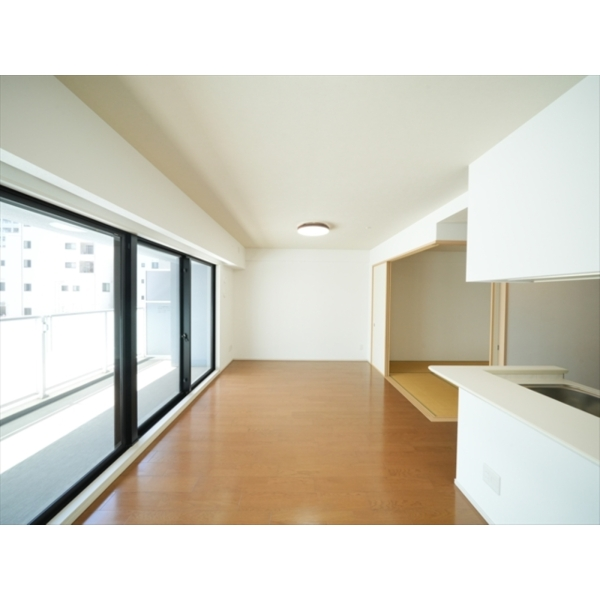 ワコーレシティ神戸三宮 LDK15畳以上のゆとりある空間はご家族が自然と集まる空間です♪