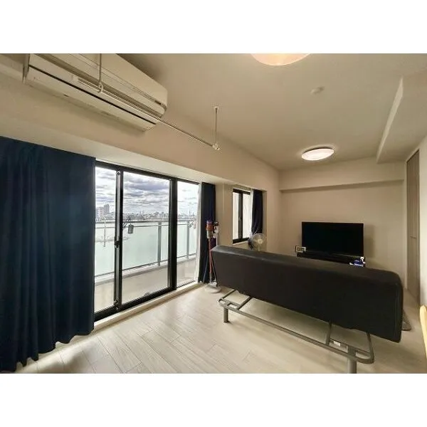 ユニハイムあびこヴェスティ 9階部分南向きのため、しっかりと光が入ってきます！