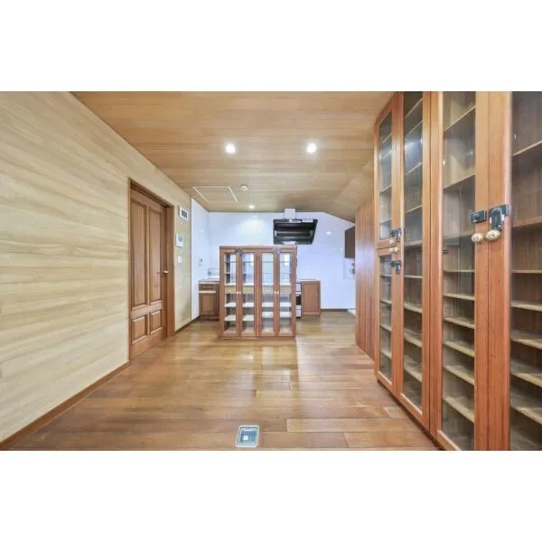 大田区久が原５丁目 収納力のある造り付け家具が統一感を生むダイニングキッチン
