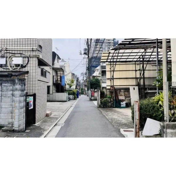 目黒区目黒１丁目 前面道路(撮影年月：2026年07月)