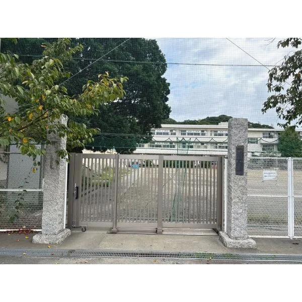 鎌倉市梶原2丁目 鎌倉市立深沢小学校(小学校)まで約760m(徒歩10分)