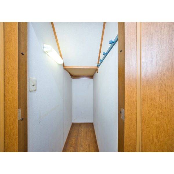 杉並区西荻南4丁目 1階 階段横収納