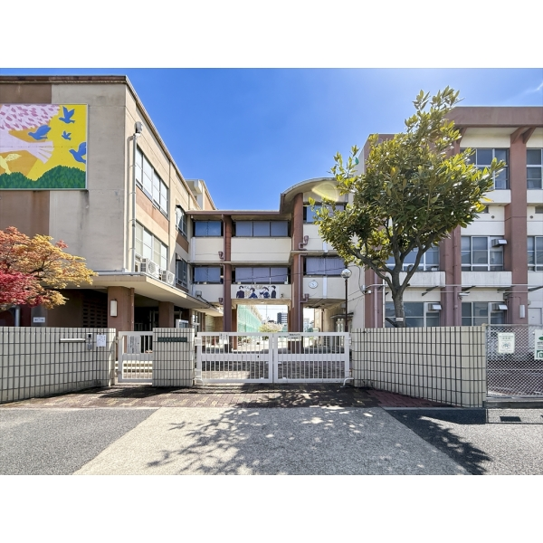 名古屋市千種区小松町7丁目 名古屋市立今池中学校(中学校)まで約1500m(徒歩19分)