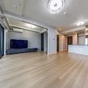 シティタワー新宿 リビング・ダイニング：家具調度品は価格に含まれません。 （奥）洋室(撮影年月：2026年05月)