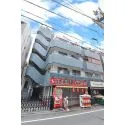 セザール学芸大学 最上階・角部屋の住戸。駅までは徒歩１分の距離で、毎日の通勤通学に便利です。