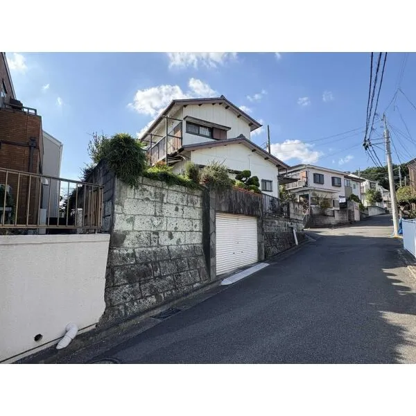 横浜市旭区笹野台３丁目 現地（古家あり）(撮影年月：2026年10月)