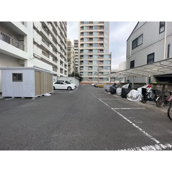 朝日中目黒マンション 駐車場、駐輪場