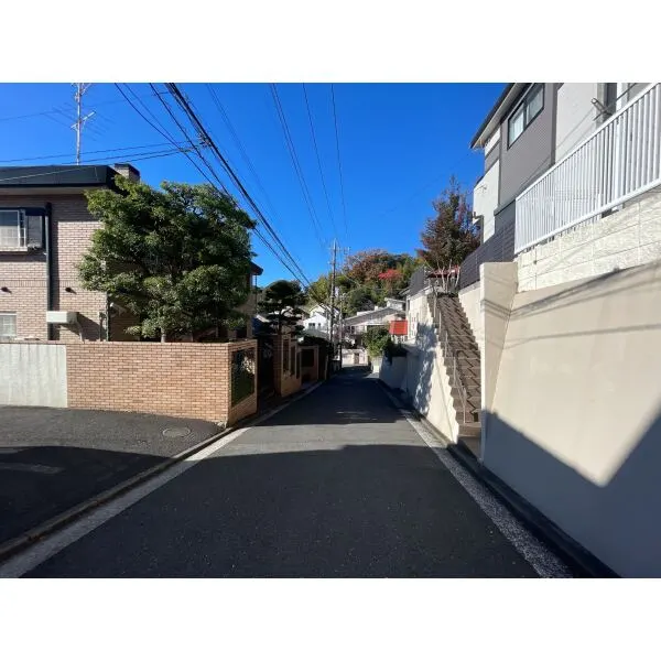 横浜市中区本牧大里町 前面道路