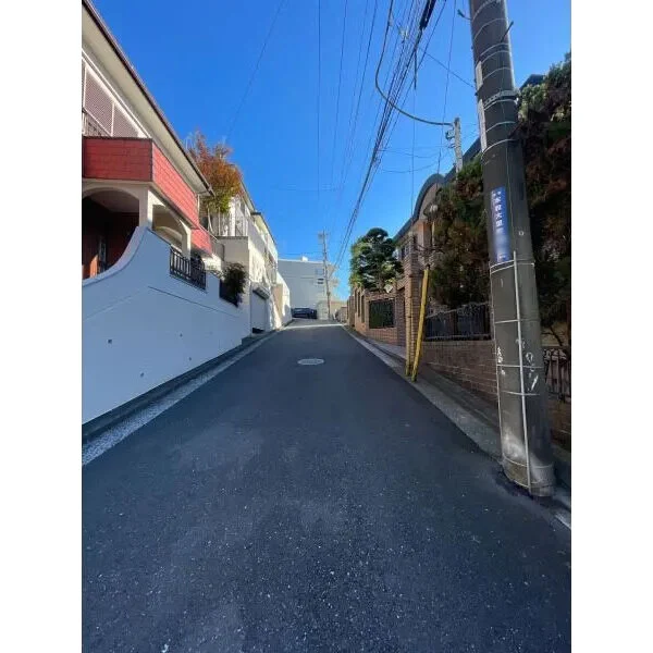 横浜市中区本牧大里町 前面道路