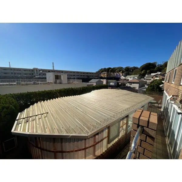 横浜市中区本牧大里町 プール