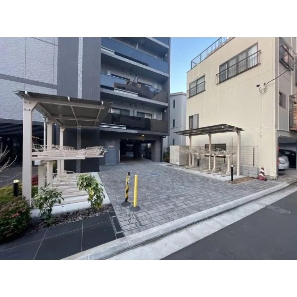 クレヴィスタ横浜関内 駐輪場